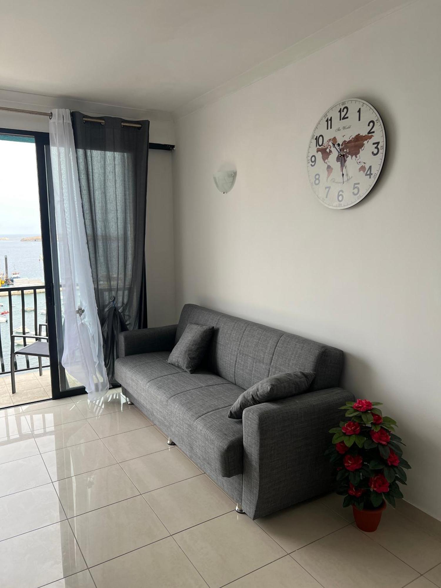 شقة Sea View Penthouse خليج سانت بول المظهر الخارجي الصورة